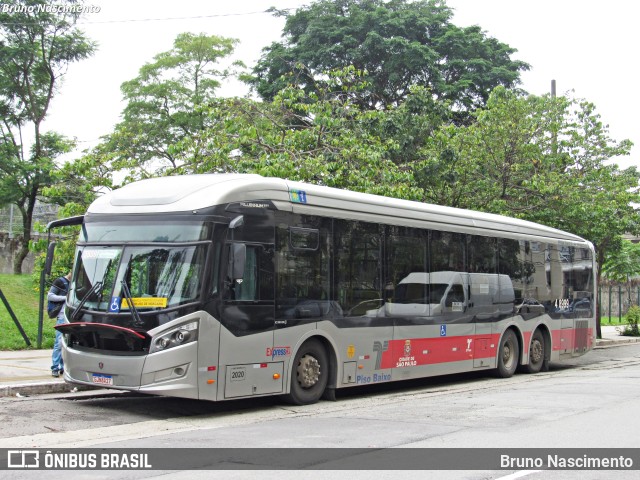 Express Transportes Urbanos Ltda 4 8999 na cidade de São Paulo, São Paulo, Brasil, por Bruno Nascimento. ID da foto: 10759444.