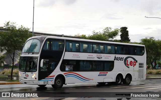 Buses Lep 512 na cidade de Ciudad Autónoma de Buenos Aires, Argentina, por Francisco Ivano. ID da foto: 10760362.