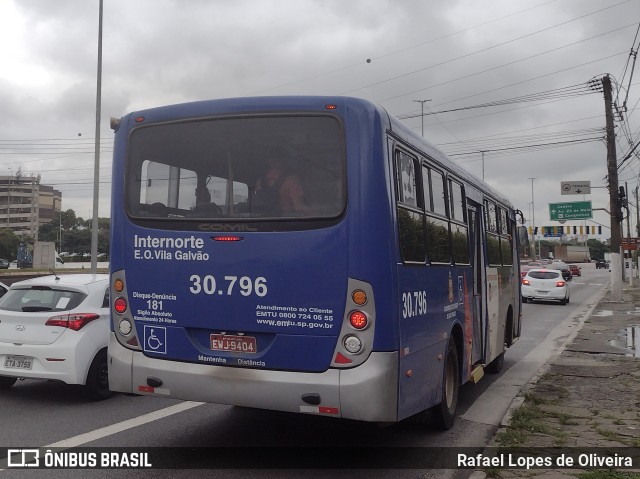 Empresa de Ônibus Vila Galvão 30.796 na cidade de São Paulo, São Paulo, Brasil, por Rafael Lopes de Oliveira. ID da foto: 10757704.