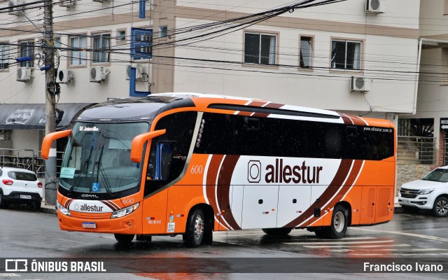 Allestur 600 na cidade de Balneário Camboriú, Santa Catarina, Brasil, por Francisco Ivano. Número da foto: #10760076.