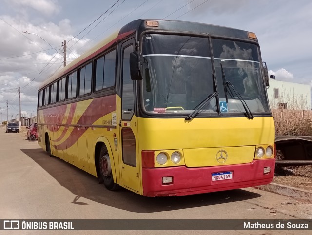 Ônibus Particulares 4I69 na cidade de Luziânia, Goiás, Brasil, por Matheus de Souza. ID da foto: 11502889.