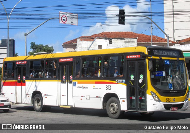 Empresa Metropolitana 813 na cidade de Recife, Pernambuco, Brasil, por Gustavo Felipe Melo. Número da foto: #11499315.