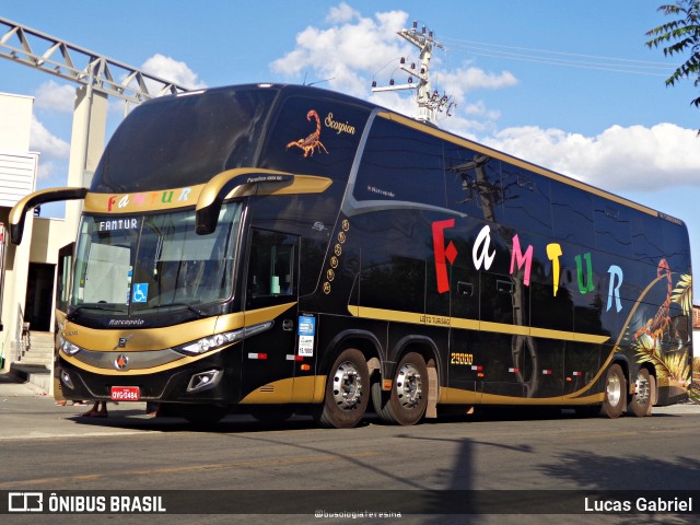 Famtur Turismo 29000 na cidade de Canindé, Ceará, Brasil, por Lucas Gabriel. Número da foto: #11529712.