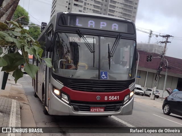 Auto Viação Transcap 8 5641 na cidade de São Paulo, São Paulo, Brasil, por Rafael Lopes de Oliveira. ID da foto: 11531589.