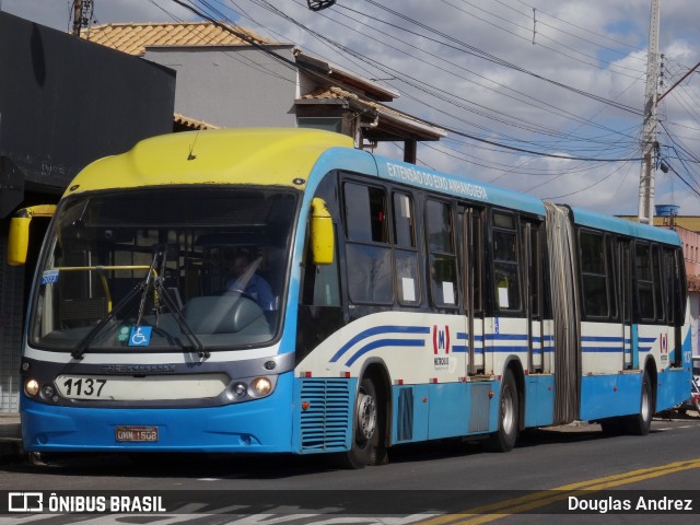 Metrobus 1137 na cidade de Trindade, Goiás, Brasil, por Douglas Andrez. Número da foto: #11532415.