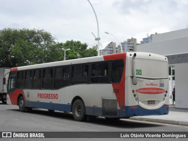 Empresa Progresso de Campos 266 na cidade de Campos dos Goytacazes, Rio de Janeiro, Brasil, por Luis Otávio Vicente Domingues. Número da foto: #11536297.