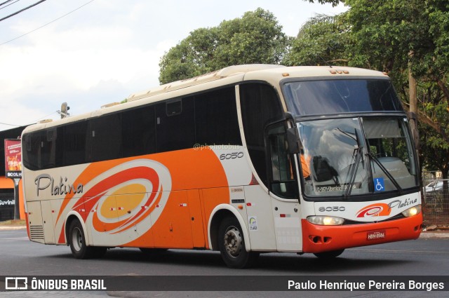 Viação Platina 6050 na cidade de Uberaba, Minas Gerais, Brasil, por Paulo Henrique Pereira Borges. ID da foto: 11538591.