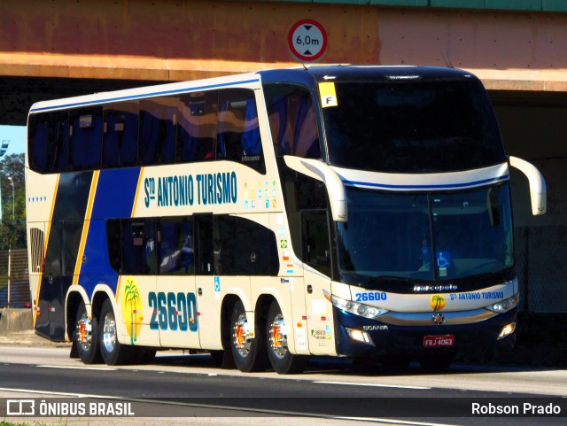 Santo Antônio Turismo 26600 na cidade de São José dos Campos, São Paulo, Brasil, por Robson Prado. ID da foto: 11540376.