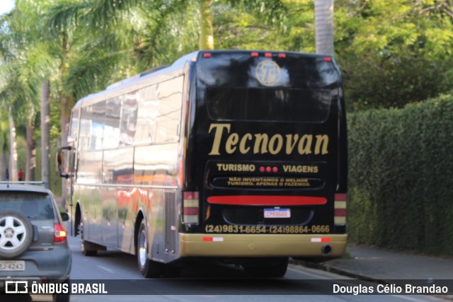 Transportadora Turística Tecnovan 5004 na cidade de Aparecida, São Paulo, Brasil, por Douglas Célio Brandao. Número da foto: #11547411.