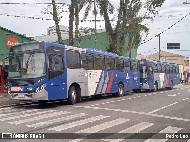 Viação Calvip 4850 na cidade de Itapetininga, São Paulo, Brasil, por Pedro Leo. ID da foto: 11551587.