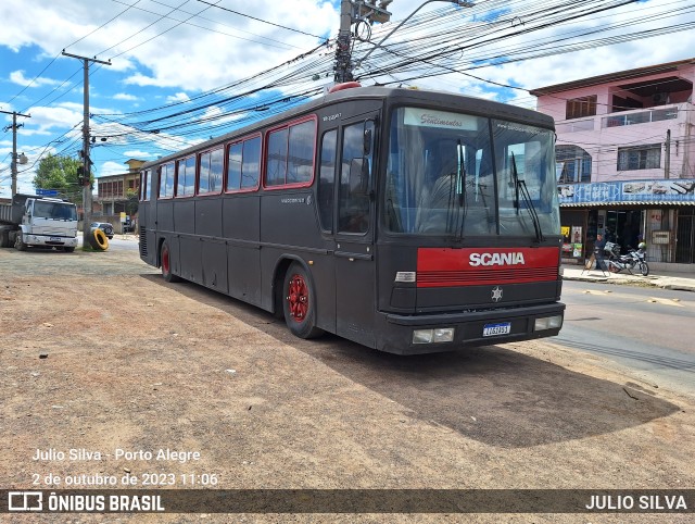 Ônibus Particulares 1051 na cidade de Porto Alegre, Rio Grande do Sul, Brasil, por JULIO SILVA. Número da foto: #11503497.