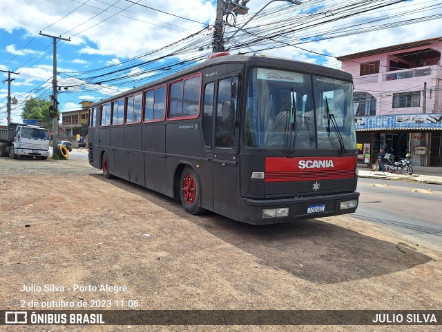 Ônibus Particulares 1051 na cidade de Porto Alegre, Rio Grande do Sul, Brasil, por JULIO SILVA. ID da foto: 11503497.