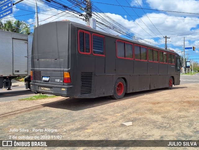Ônibus Particulares 1051 na cidade de Porto Alegre, Rio Grande do Sul, Brasil, por JULIO SILVA. Número da foto: #11503494.