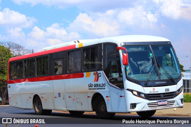 São Geraldo Sacramento 4704 na cidade de Uberaba, Minas Gerais, Brasil, por Paulo Henrique Pereira Borges. ID da foto: 11504296.