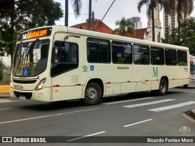 Araucária Transportes Coletivos 19055 na cidade de Curitiba, Paraná, Brasil, por Ricardo Fontes Moro. Número da foto: #11554667.