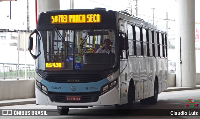 Auto Viação Três Amigos C44629 na cidade de Rio de Janeiro, Rio de Janeiro, Brasil, por Claudio Luiz. ID da foto: 11556366.