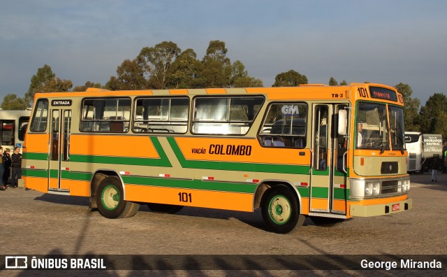 Viação Colombo 101 na cidade de Curitiba, Paraná, Brasil, por George Miranda. Número da foto: #11556514.