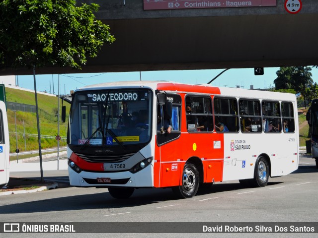 Pêssego Transportes 4 7569 na cidade de São Paulo, São Paulo, Brasil, por David Roberto Silva Dos Santos. ID da foto: 11558458.