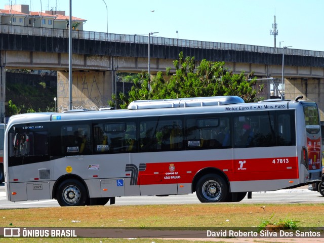 Pêssego Transportes 4 7813 na cidade de São Paulo, São Paulo, Brasil, por David Roberto Silva Dos Santos. Número da foto: #11558465.