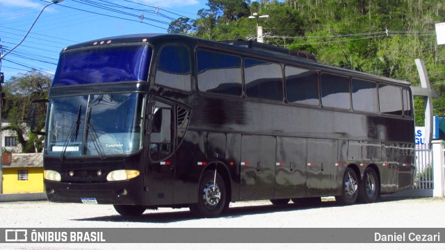 Ônibus Particulares 48 na cidade de Brusque, Santa Catarina, Brasil, por Daniel Cezari. Número da foto: #11560245.