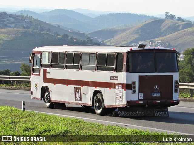 Ônibus Particulares 176 na cidade de Juiz de Fora, Minas Gerais, Brasil, por Luiz Krolman. Número da foto: #11561785.
