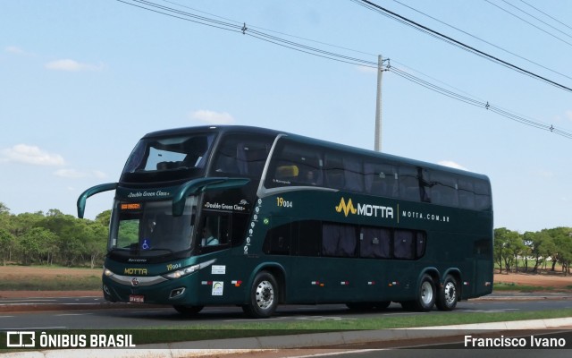 Viação Motta 19004 na cidade de Assis, São Paulo, Brasil, por Francisco Ivano. Número da foto: #11562132.