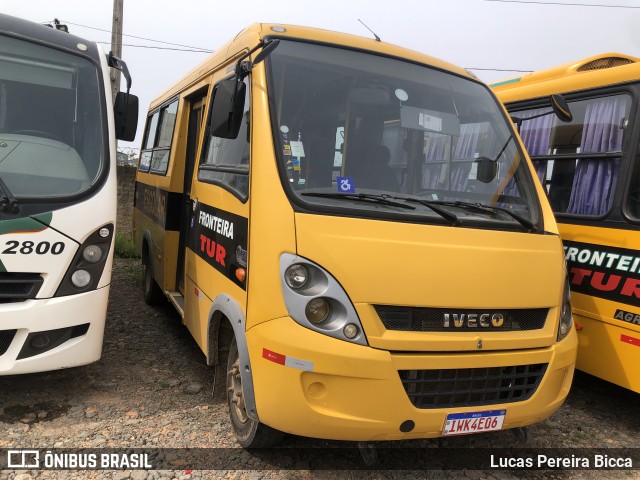 Fronteira Tur 4800 na cidade de Guaíba, Rio Grande do Sul, Brasil, por Lucas Pereira Bicca. Número da foto: #11567729.