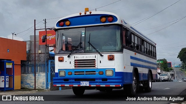 Autobuses sin identificación - Costa Rica  na cidade de Paraíso, Paraíso, Cartago, Costa Rica, por Jose Andres Bonilla Aguilar. Número da foto: #11565692.