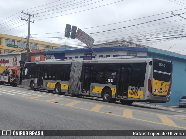 Viação Metrópole Paulista - Zona Leste 3 1841 na cidade de São Paulo, São Paulo, Brasil, por Rafael Lopes de Oliveira. ID da foto: 11569176.