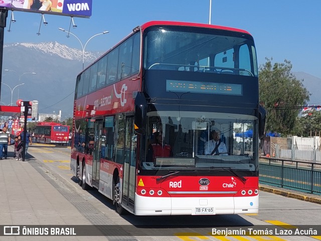 Metbus 2063 na cidade de Ñuñoa, Santiago, Metropolitana de Santiago, Chile, por Benjamín Tomás Lazo Acuña. ID da foto: 11571044.