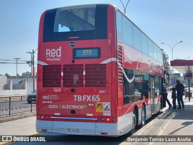 Metbus 2063 na cidade de Ñuñoa, Santiago, Metropolitana de Santiago, Chile, por Benjamín Tomás Lazo Acuña. ID da foto: 11571048.