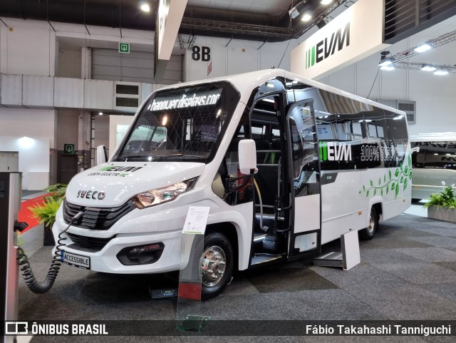 EVM Minibus Conversions Electric Composite Mobility na cidade de Brussels, Brussels, Bélgica, por Fábio Takahashi Tanniguchi. ID da foto: 11573214.