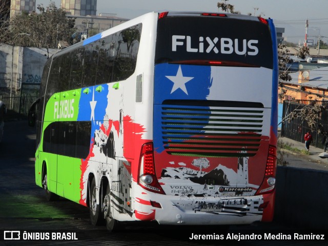 FlixBus  na cidade de Santiago, Santiago, Metropolitana de Santiago, Chile, por Jeremias Alejandro Medina Ramirez. ID da foto: 11575162.