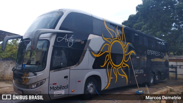 Empresa Cruz 60109 na cidade de Governador Valadares, Minas Gerais, Brasil, por Marcos Demetrio. Número da foto: #11573807.