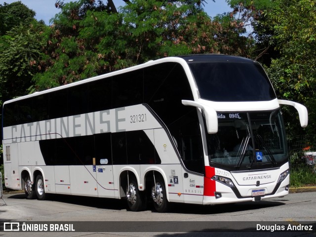 Auto Viação Catarinense 321321 na cidade de São Paulo, São Paulo, Brasil, por Douglas Andrez. ID da foto: 11577359.