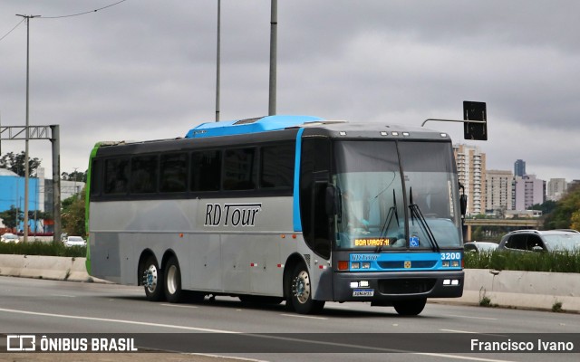 RD Tour 3200 na cidade de São Paulo, São Paulo, Brasil, por Francisco Ivano. Número da foto: #11581022.
