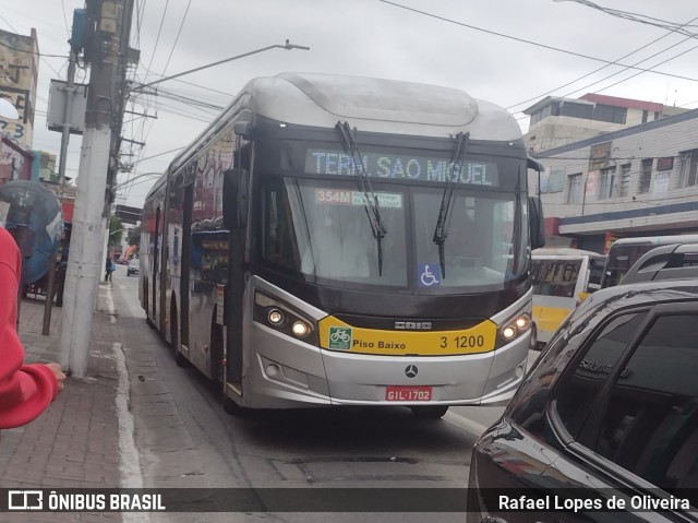 Viação Metrópole Paulista - Zona Leste 3 1200 na cidade de São Paulo, São Paulo, Brasil, por Rafael Lopes de Oliveira. Número da foto: #11579704.