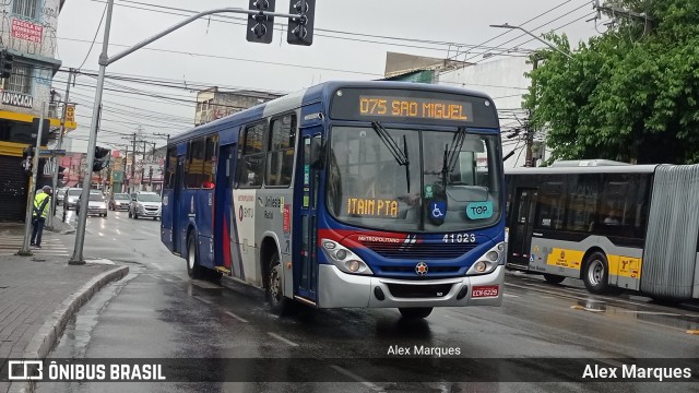 Radial Transporte Coletivo 41023 na cidade de São Paulo, São Paulo, Brasil, por Alex Marques. ID da foto: 11506287.