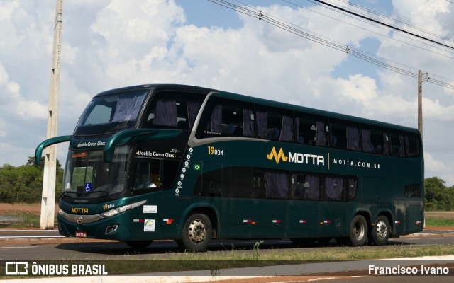 Viação Motta 19004 na cidade de Assis, São Paulo, Brasil, por Francisco Ivano. Número da foto: #11508128.