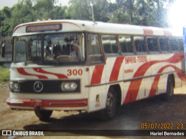Empresa Irmãos Teixeira 300 na cidade de Itaúna, Minas Gerais, Brasil, por Hariel Bernades. Número da foto: #11583670.