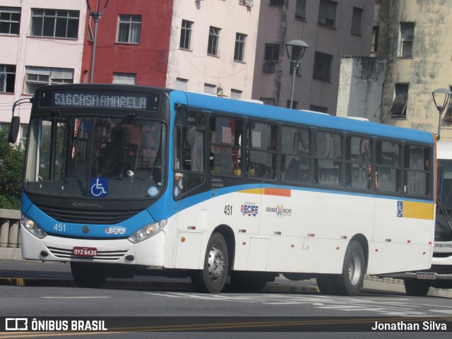 Consórcio Recife 451 na cidade de Recife, Pernambuco, Brasil, por Jonathan Silva. Número da foto: #11508738.