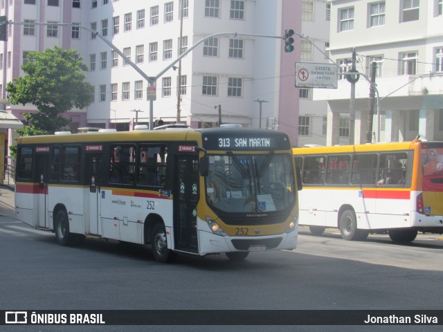 Empresa Metropolitana 252 na cidade de Recife, Pernambuco, Brasil, por Jonathan Silva. ID da foto: 11508740.