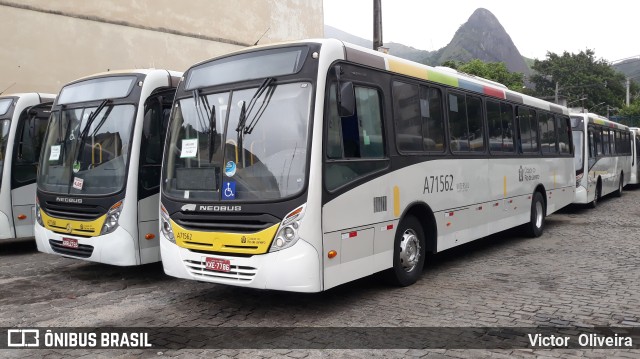 Viação Nossa Senhora das Graças A71562 na cidade de Rio de Janeiro, Rio de Janeiro, Brasil, por Victor  Oliveira. ID da foto: 11513189.