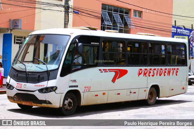 Viação Presidente Lafaiete 7711 na cidade de Conselheiro Lafaiete, Minas Gerais, Brasil, por Paulo Henrique Pereira Borges. Número da foto: #11515415.