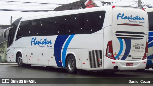 Flaviotur 4989 na cidade de Brusque, Santa Catarina, Brasil, por Daniel Cezari. Número da foto: #11517166.