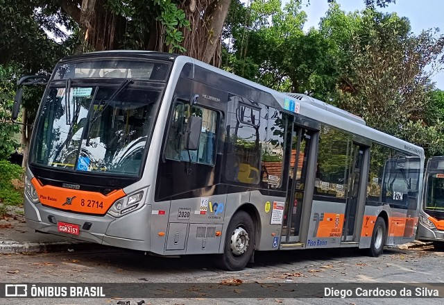 Viação Gato Preto 8 2714 na cidade de São Paulo, São Paulo, Brasil, por Diego Cardoso da Silva. Número da foto: #11516631.