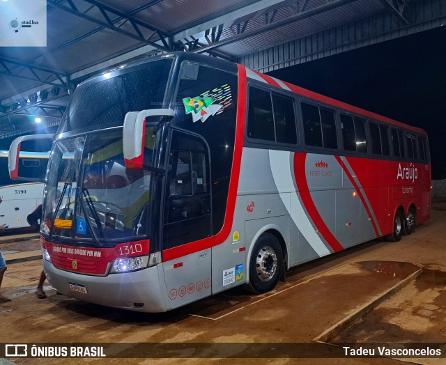 Araújo Turismo 1310 na cidade de Cristalina, Goiás, Brasil, por Tadeu Vasconcelos. ID da foto: 11518021.