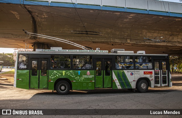 Metra - Sistema Metropolitano de Transporte 7066 na cidade de São Paulo, São Paulo, Brasil, por Lucas Mendes. ID da foto: 11518781.