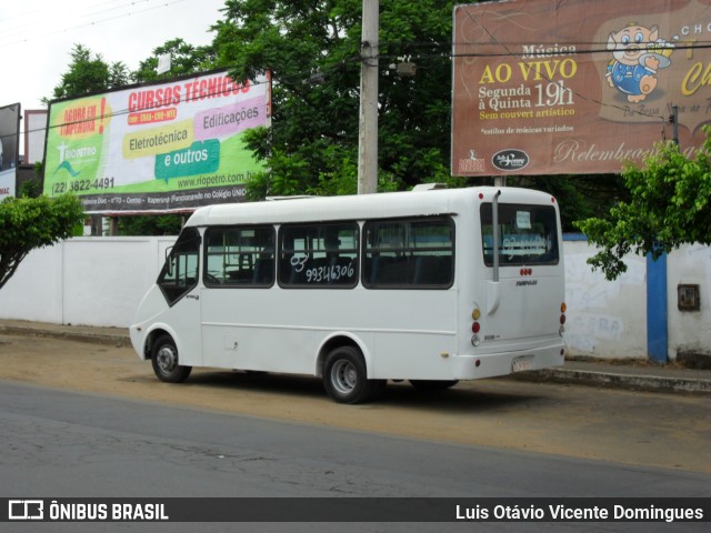 Ônibus Particulares 3700 na cidade de Itaperuna, Rio de Janeiro, Brasil, por Luis Otávio Vicente Domingues. Número da foto: #11521242.
