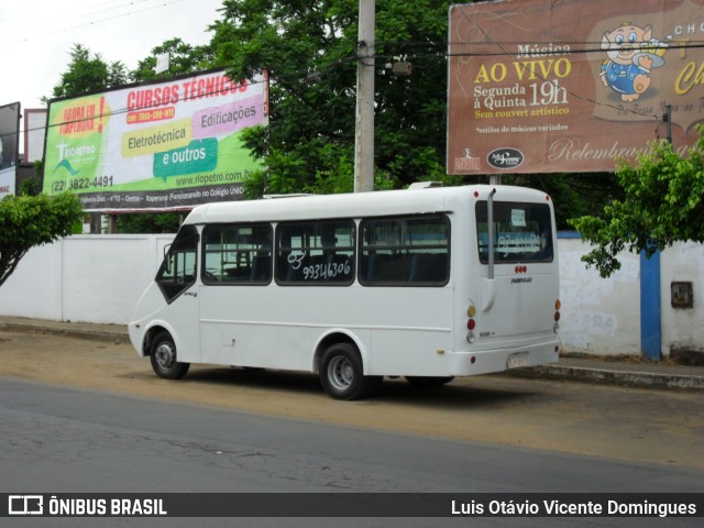 Ônibus Particulares 3700 na cidade de Itaperuna, Rio de Janeiro, Brasil, por Luis Otávio Vicente Domingues. ID da foto: 11521242.